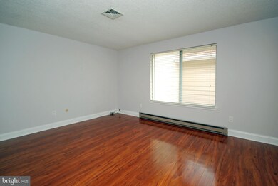 227A Convent Rd unit 227 A, Monroe Township, NJ 08831 - photo 4