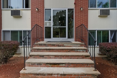 74 Beach St unit 3, Woburn, MA 01801 - photo 2