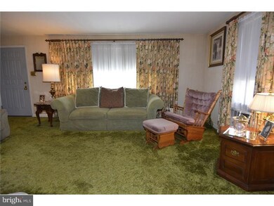 3213 Noble St, Reading, PA 19605 - photo 4