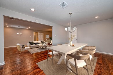 984 N Victory Dr, Houston, TX 77088 - photo 4