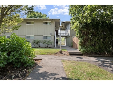 2046 W 14th Place unit 2046, Eugene, OR 97402 - photo 2