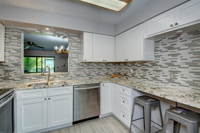 2070 Colonial Rd Unit 3 Fort-large-023-0