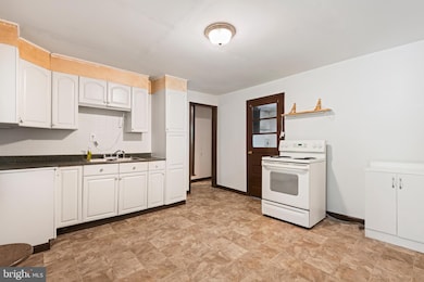 12528 Seavolt Rd, Hancock, MD 21750 - photo 2