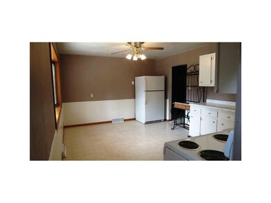 Eat-in Kitchen.