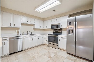 100 Thompson Dr SE unit 116, Cedar Rapids, IA 52403 - photo 5