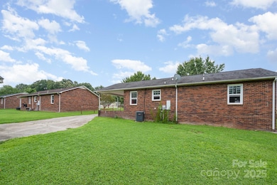 132 Hicks Rd unit 1, Grover, NC 28073 - photo 6