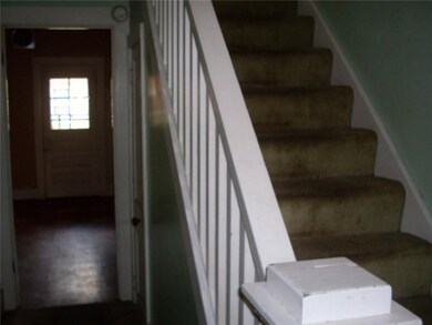 Entry/Foyer.