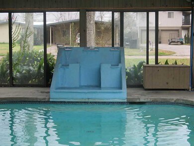 Swimming Pool/Hot Tub/Sauna. Fountain is a beautif