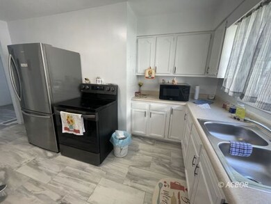 93 S High St, Logan, OH 43138 - photo 4