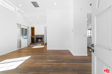 8643 Clifton Way, Beverly Hills, CA 90211 - photo 5