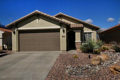 6710 W Mockingbird Way-large-002-024-Str