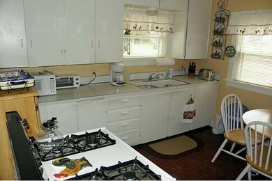 2728 45th St, Des Moines, IA 50310 - photo 5