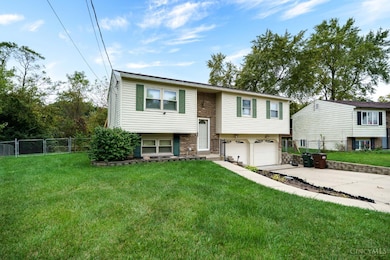 2717 Merrittview Ln, Cincinnati, OH 45231 - photo 3