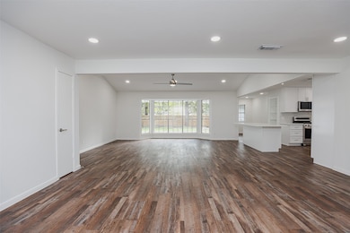 27210 Wells Ln, Conroe, TX 77385 - photo 6