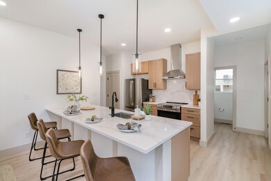 009_1107_holman_st_10-edit_707