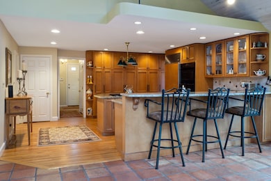 25 Cider Mill Rd, Framingham, MA 01701 - photo 2