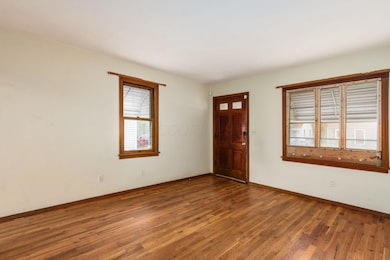 004_- 2969 Grasmere Ave - 010
