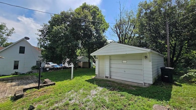 230 S High St, Jamestown, IN 46147 - photo 4