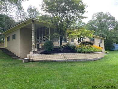 9 Hickory Ln, Schenectady, NY 12302 - photo 4