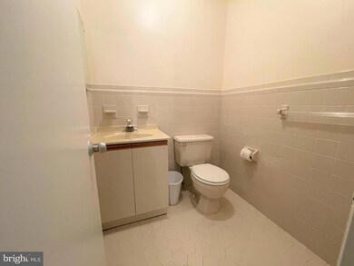 383 Lakeside Rd unit 205, Ardmore, PA 19003 - photo 7