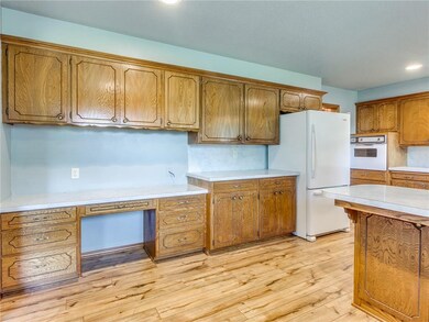 2845 NW 115th Place, Oklahoma City, OK 73120 - photo 4