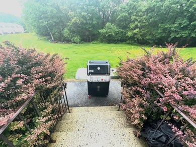 78 Lochmere Ln unit U415, Nashua, NH 03063 - photo 2