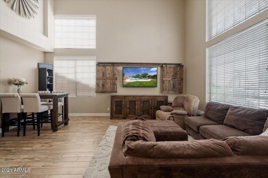 05-Dining & Living Room