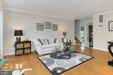 8431 Pulley Ct, Annandale, VA 22003 - photo 4