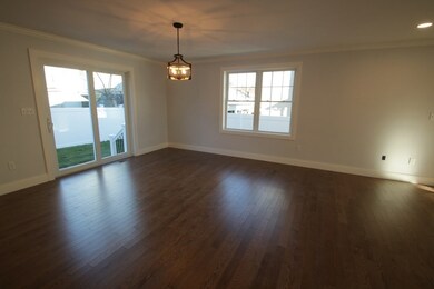 5 Bennett St unit 2 (Right), Wakefield, MA 01880 - photo 3