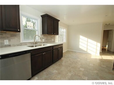 Kitchen note recess lights through the ceilings