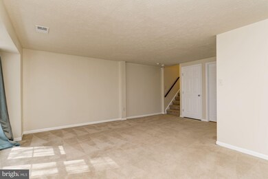 3320 Tapestry Cir, Burtonsville, MD 20866 - photo 6