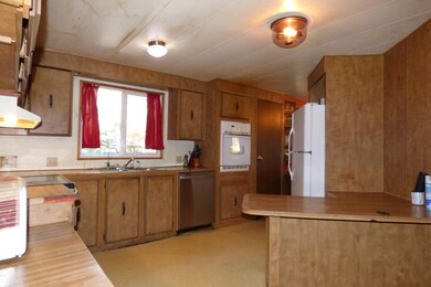 508 Bumblebee Ln, Cave Junction, OR 97523 - photo 3