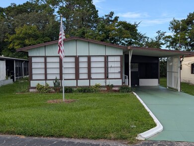 10428 Shawnee Rd unit 76, Weeki Wachee, FL 34614 - photo 2