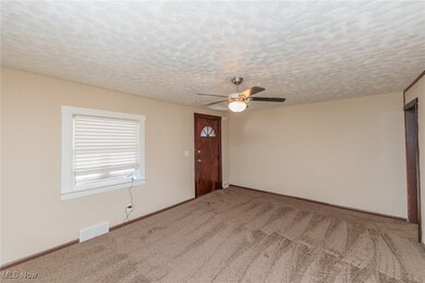 22409 Coulter Ave, Euclid, OH 44117 - photo 4