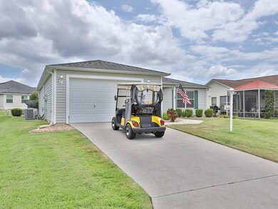 2010 Yamaha gas powered golf cart included with su