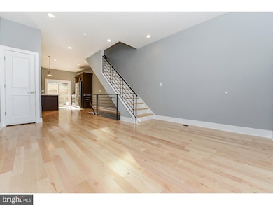 2054 Fernon St, Philadelphia, PA 19145 - photo 6