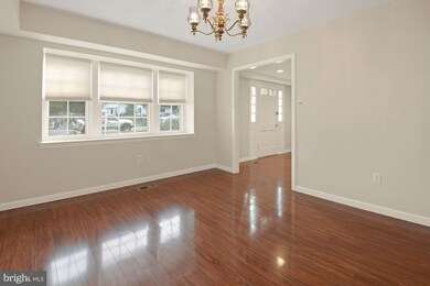 13130 Melville Ln, Fairfax, VA 22033 - photo 6