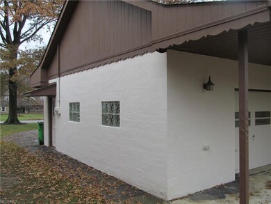 2119 Pine Ridge Dr, Wickliffe, OH 44092 - photo 5