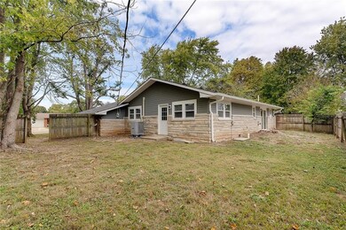 4813 Eastgate Dr, Columbus, IN 47203 - photo 5