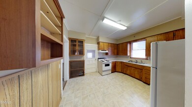 210-8th-Ave-SW-04252022_150918