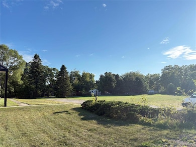 3041 Reeder Rd, Clarkston, MI 48346 - photo 4