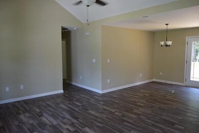 300 Forrestwood Dr, Manchester, TN 37355 - photo 3