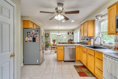 24 Compromise Ln, Sandown, NH 03873 - photo 5