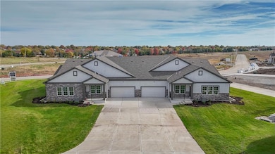 105 S Diane Dr, Olathe, KS 66061 - photo 6