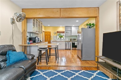 100 Warner St unit 7, Newport, RI 02840 - photo 2