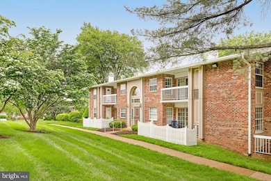 1954 Kennedy Dr unit 201, McLean, VA 22102 - photo 2