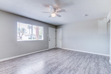 1112 W 10th St-9