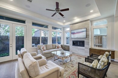 1614 E Rose Terrace Ln, Houston, TX 77055 - photo 3