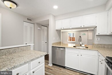 12501 Laurel Grove Place, Germantown, MD 20874 - photo 6