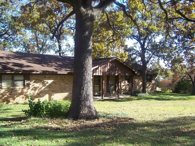 3130 S Scullin Ave, Denison, TX 75020 - photo 2